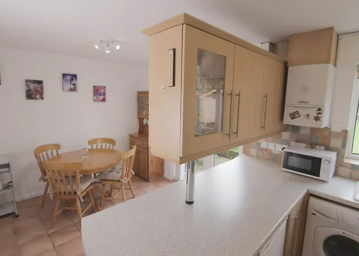 2 Bed House - Bhx - Nec