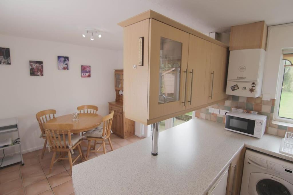 2 Bed House - Bhx - Nec * Solihull